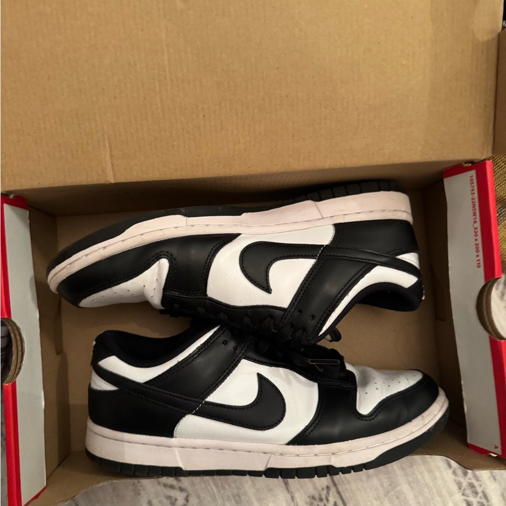 Nike Black and White Women's Sneakers